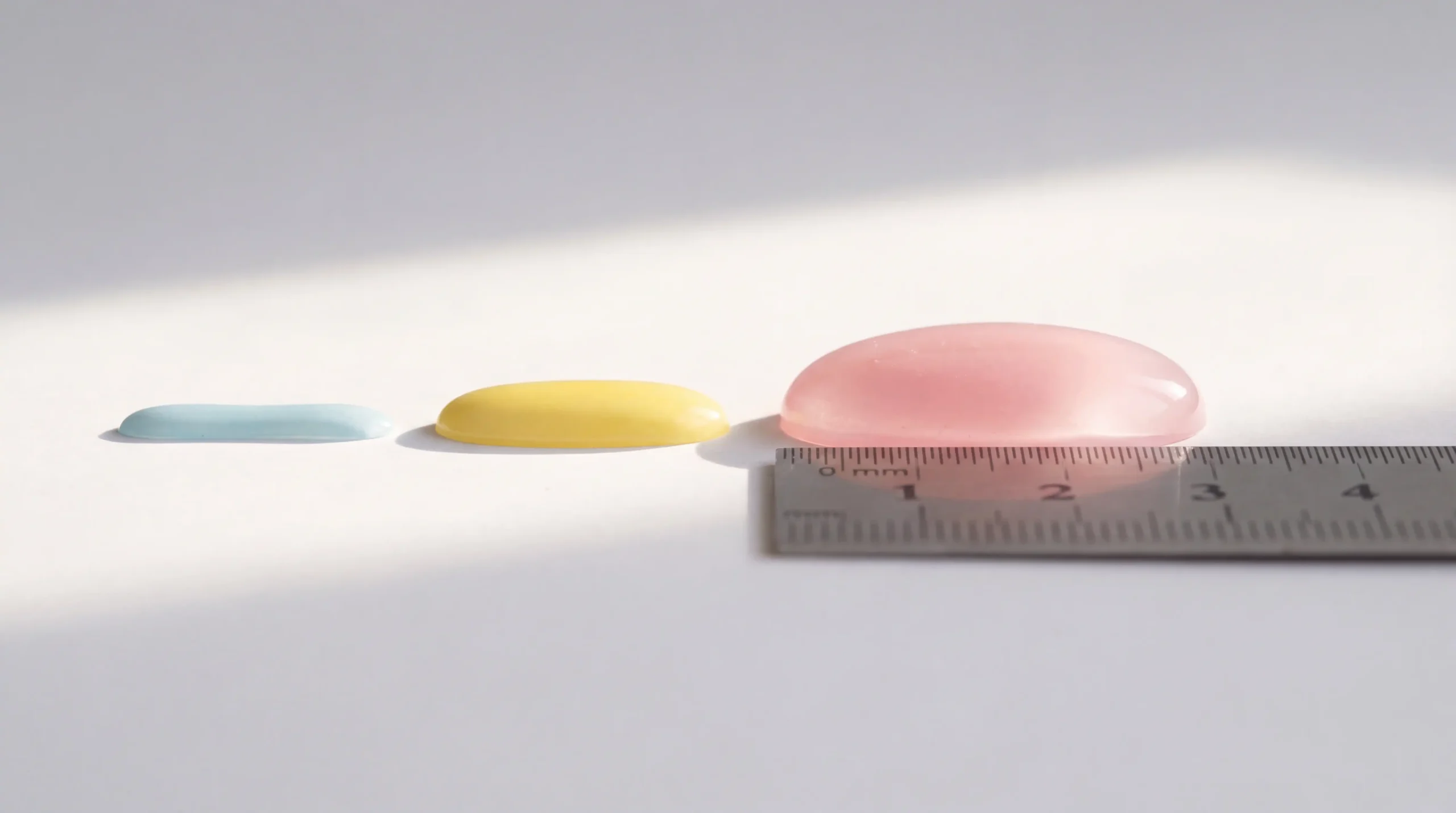 تفاوت-ضخامت-استیکر-برجسته-و-نازک-در-کنار-هم